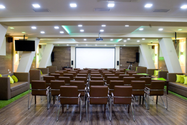 Найкращі готелі з конференц-сервісом в горах Біля Буковелю